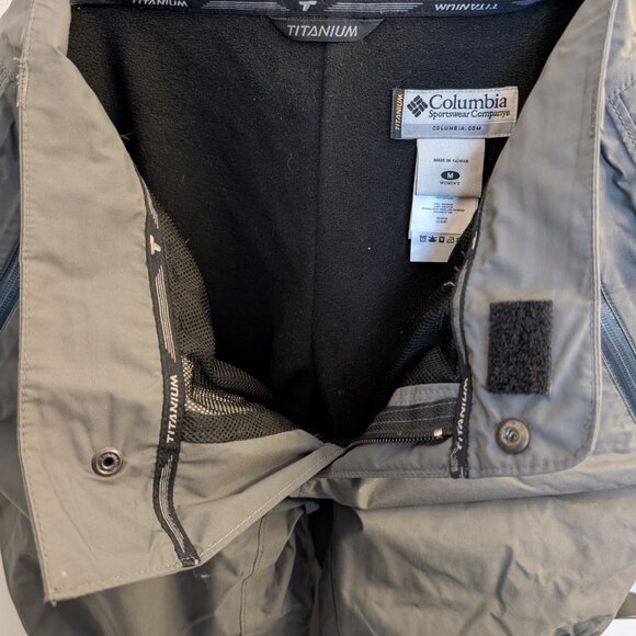 Columbia Titanium Omni-tech snow pants - size medium. - Picture 6 of 9